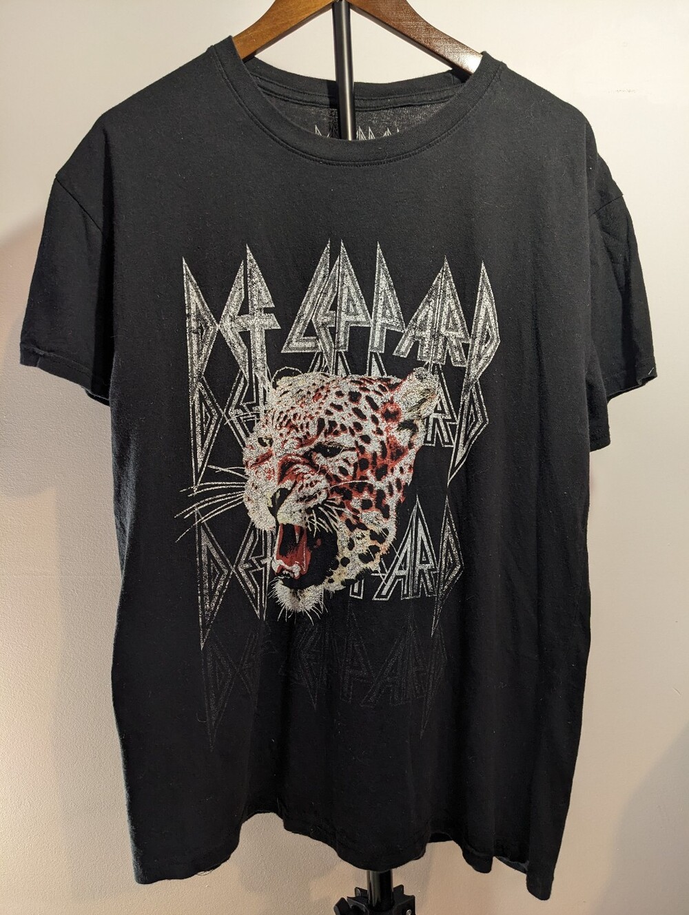 Def Leppard 2022 Tour Leopard Graphic Concert Tee Size XXL 2XL